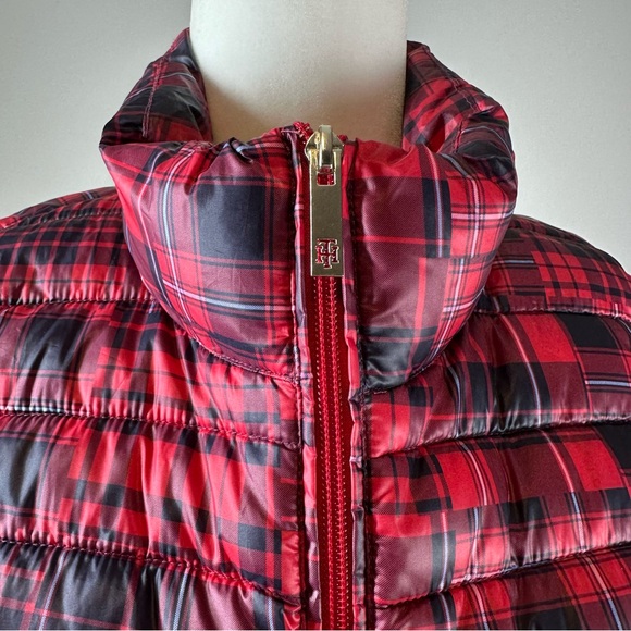 Tommy Hilfiger Red Plaid Packable Lightweight Puffer Vest Size S - Picture 2 of 13